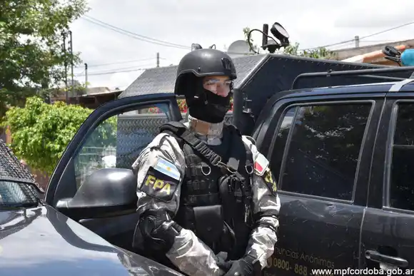 Detuvieron cerca de Rafaela a padre e hijo por vender cocaína como “delivery”