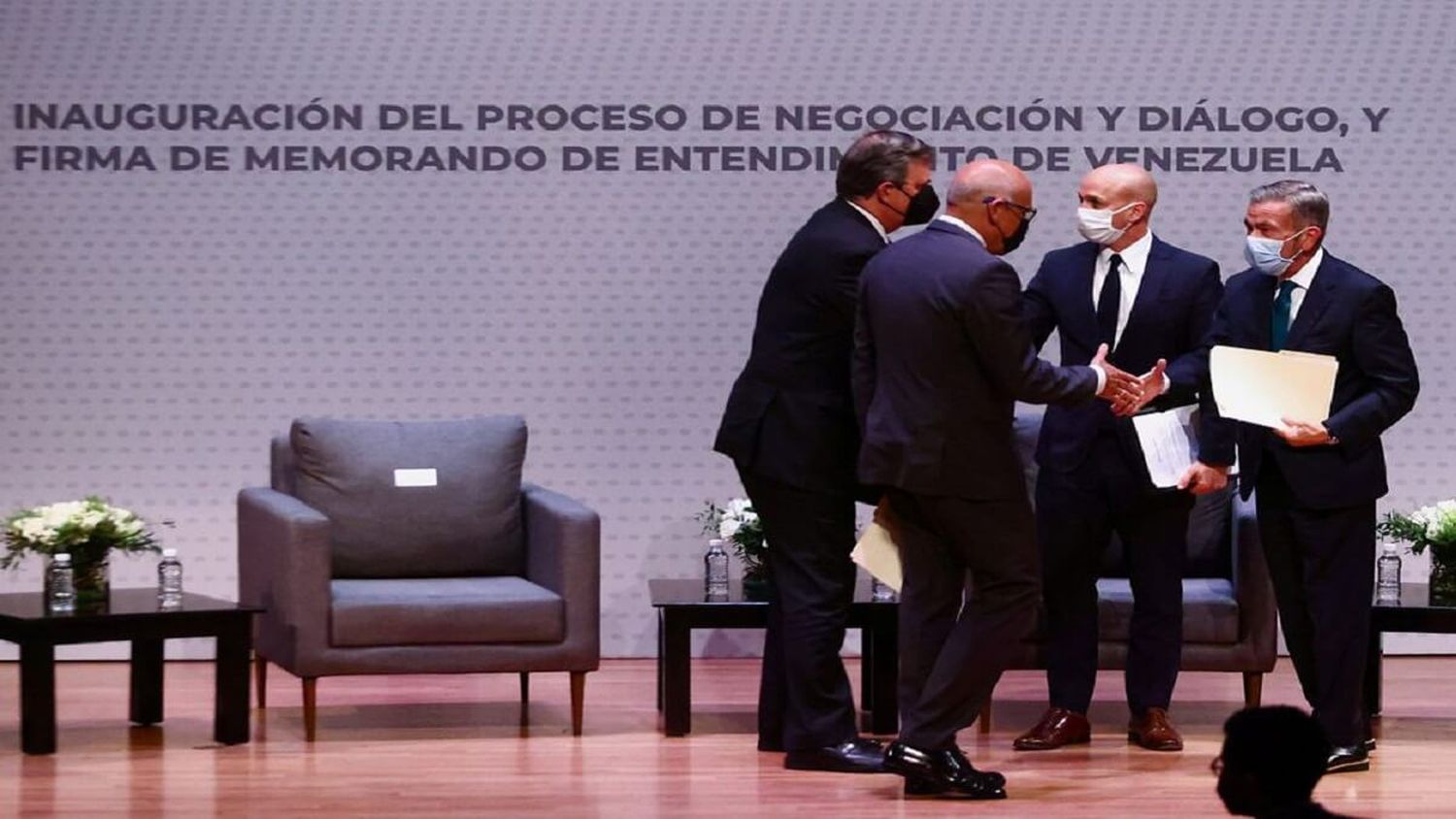 REUTERS: MADURO NO QUIERE A NORUEGA como facilitador en el diálogo y pide que Rusia participe