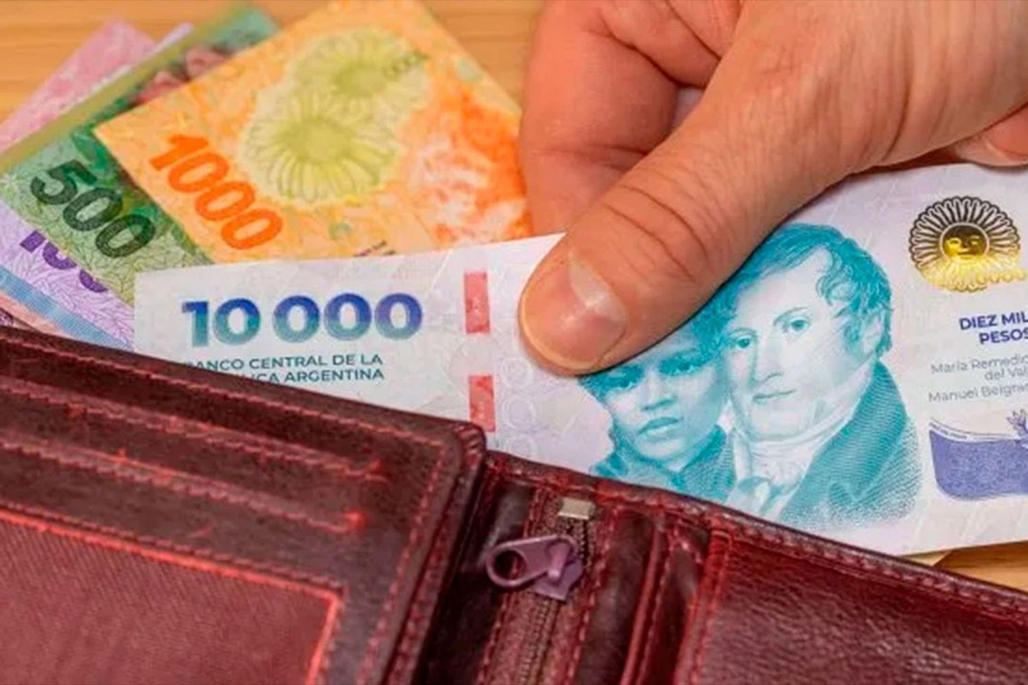Se oficializó la nueva actualización del Salario Mínimo, Vital y Móvil