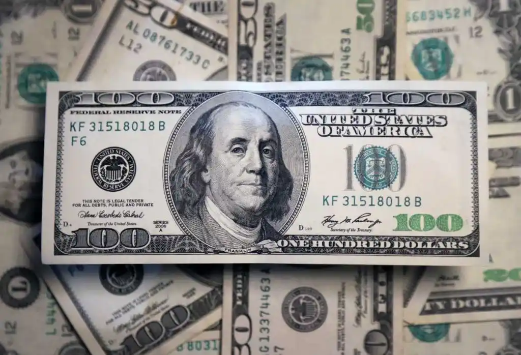 Los dólares financieros cierran la semana en alza