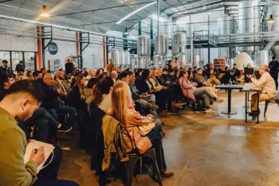 Anuncian capacitación gratuita en comercio exterior, logística y operatoria bancaria