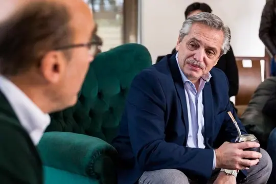 Fernández reiteró su pedido a los pilotos de Aerolíneas para que levanten el paro