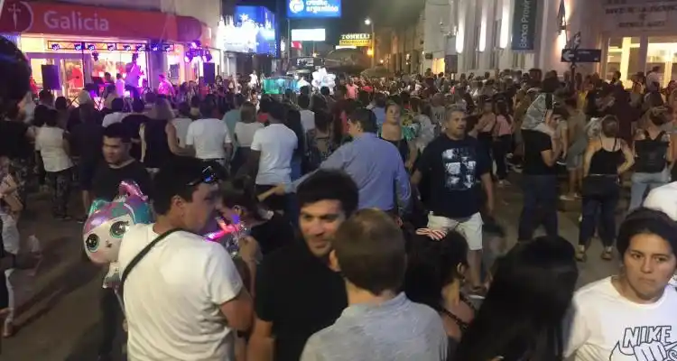 Peatonal de Verano: shows musicales, circo y danza en la cuarta edición de la propuesta céntrica