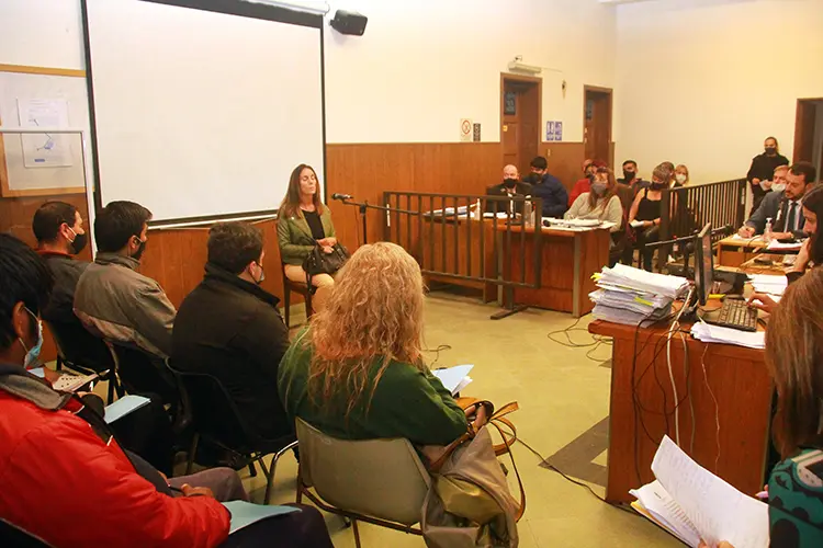 Debaten pena de prisión para dos jóvenes por abuso sexual
