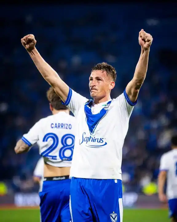 Braian Romero, autor del primer gol de Vélez. Fotografía: Agencia Noticias Argentinas / @Velez
