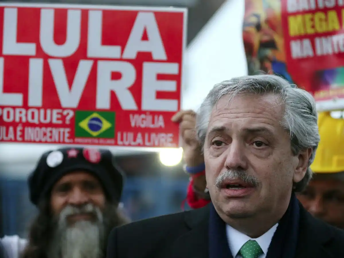 Alberto Fernández: “El pueblo argentino está más atento que nunca al difícil momento de Brasil"