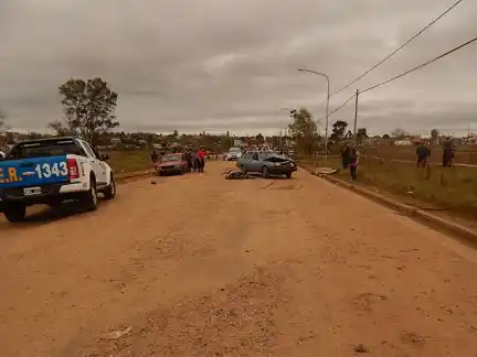 Motociclista perdió la vida el embestir a un auto 