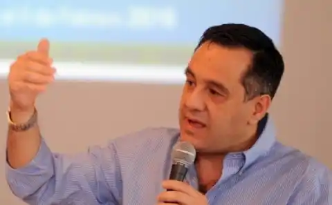 Finocchiaro: "Se han incendiado intencionalmente siete establecimientos educativos"