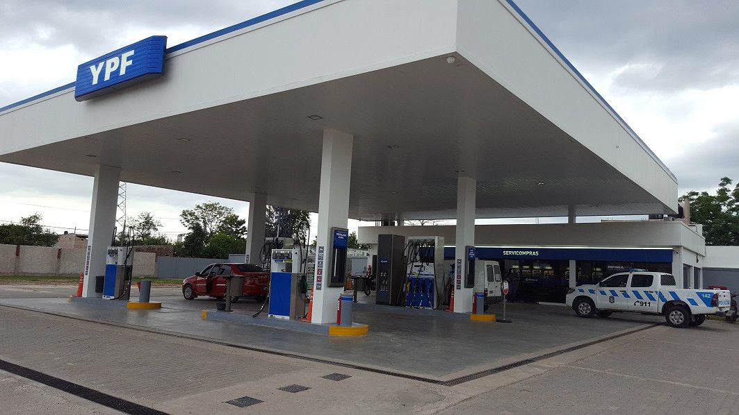 YPF también aumentó sus combustibles