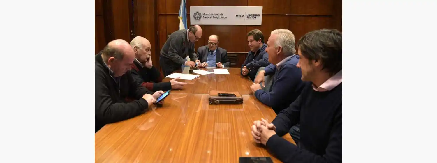 Municipales acordaron un primer aumento salarial del 10%