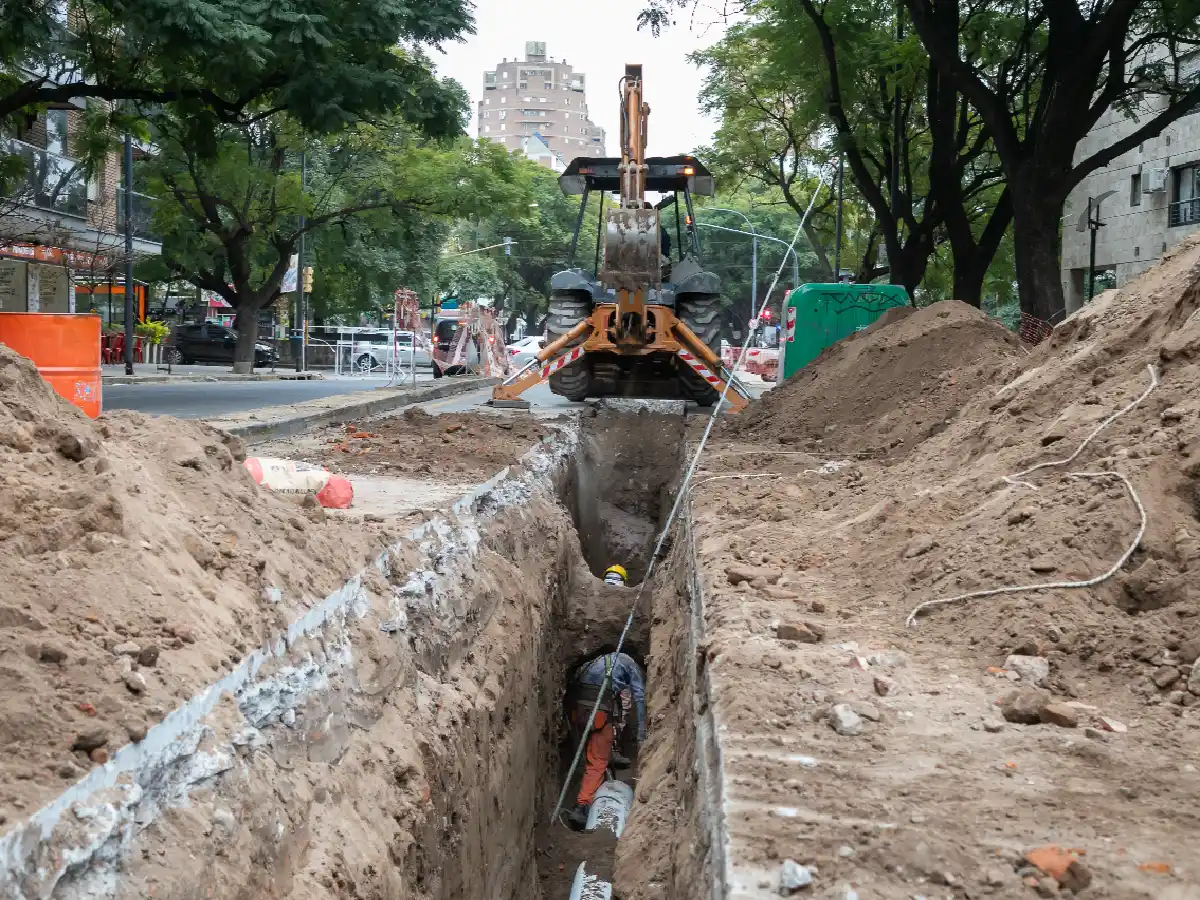 Ciudad de Córdoba: obra de  aliviador mejorará el sistema  cloacal de barrio Güemes
