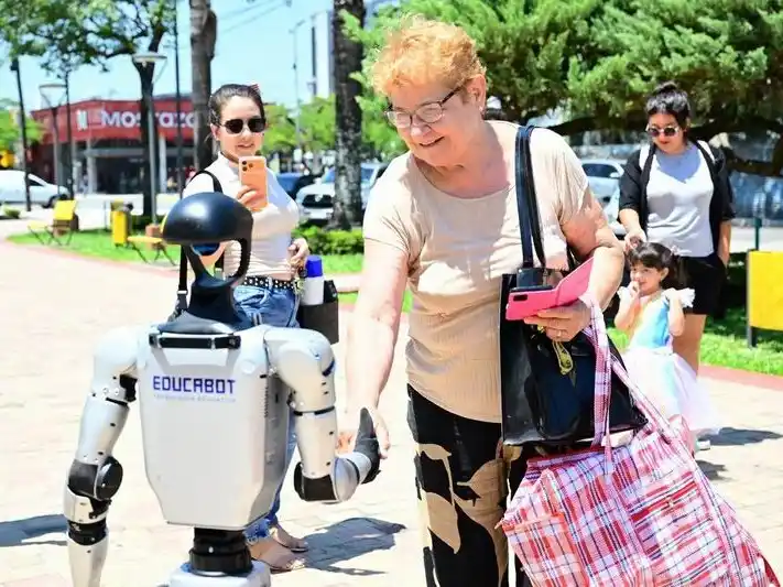 El Municipio capitalino incorpora un robot 
humanoide para la Colonia Tecnológica