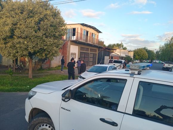 Allanamiento por drogas en Cabrera y Casella: un detenido en plena preparación de dosis para la venta