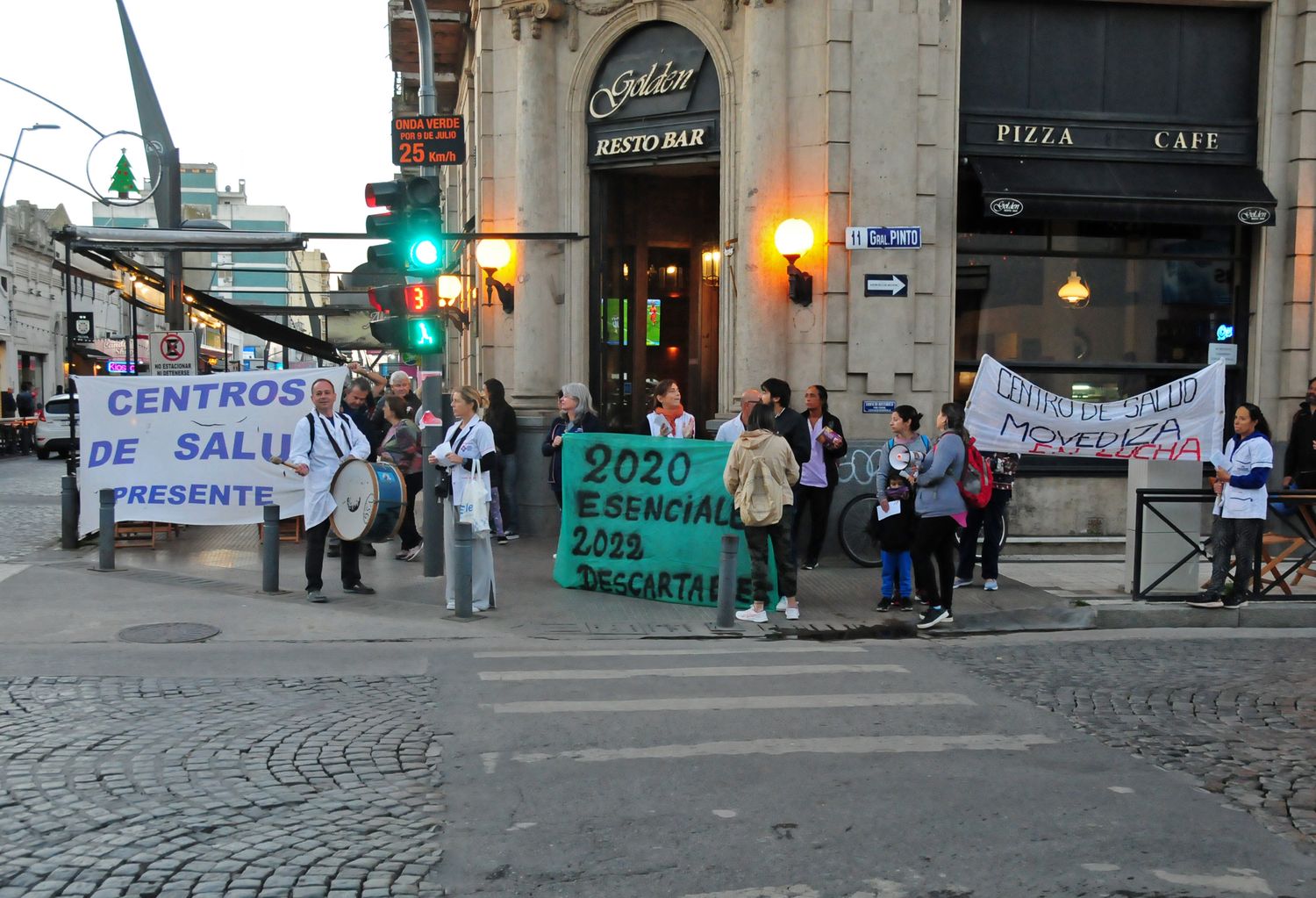 Trabajadores de Salud Comunitaria se movilizaron en pedido de una jornada laboral de ocho horas