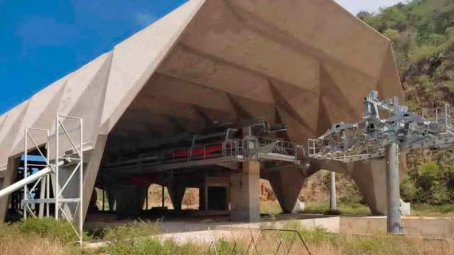 Avanza construcción del teleférico vía Macuto, ¿qué se sabe?