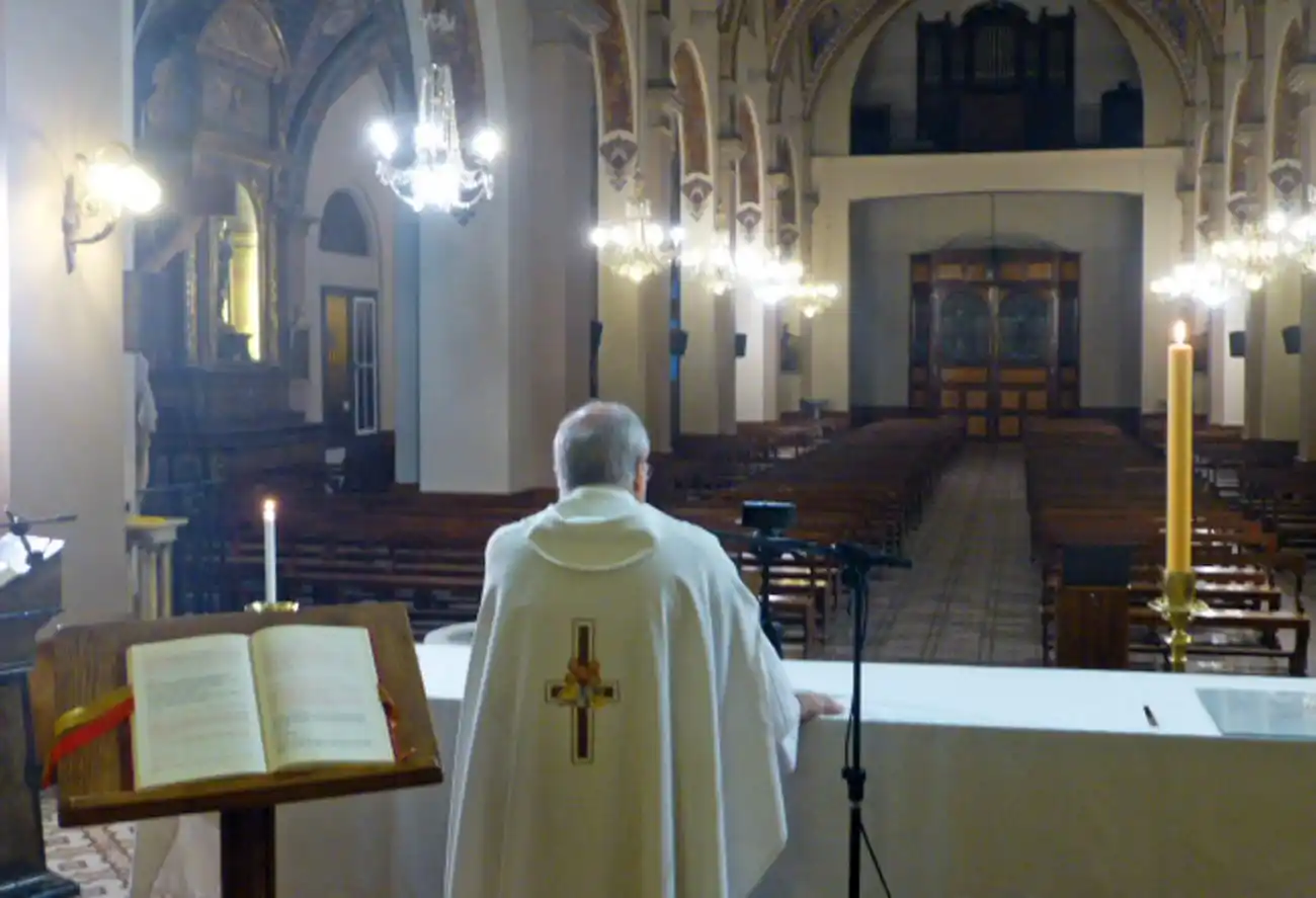 Con el templo vacío, se realizaron las misas de Semana Santa