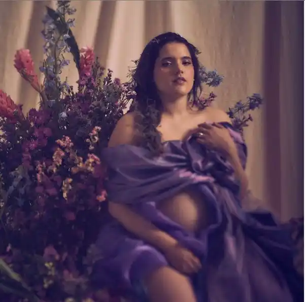 Camila, la hija de Alejandro Fernández, compartió la evolución de su embarazo. Foto: Instagram