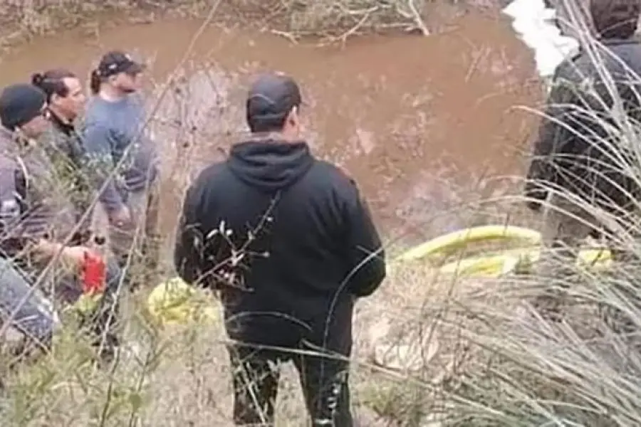 Femicidio en Chaco: los buzos encontraron huesos triturados y un dije con forma de cruz