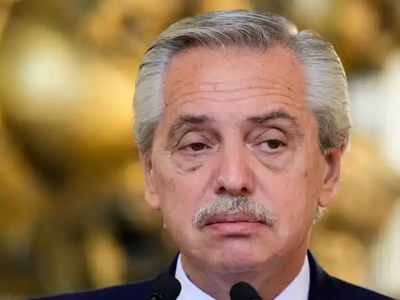 Procesaron al expresidente Alberto Fernández en la causa Seguros