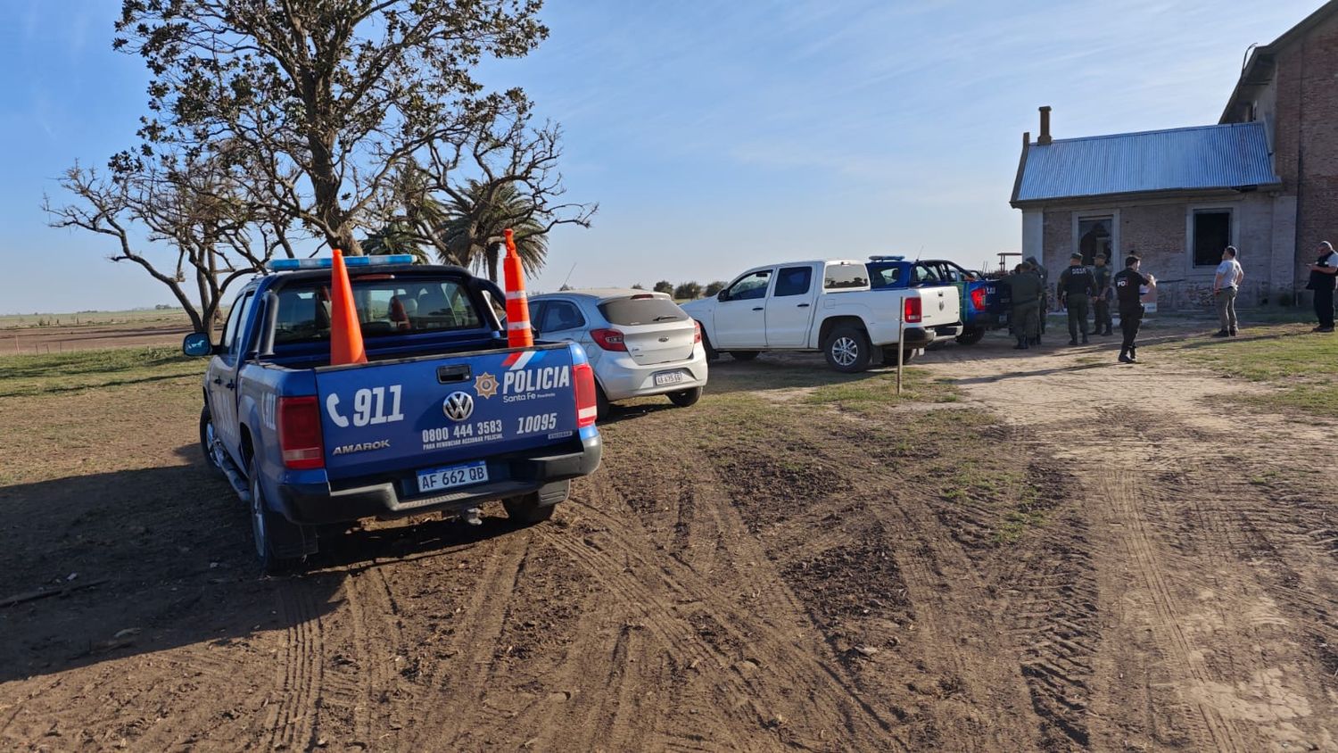 Distintas fuerzas policiales participaron del rastrillaje en el establecimiento rural "El Recuerdo".