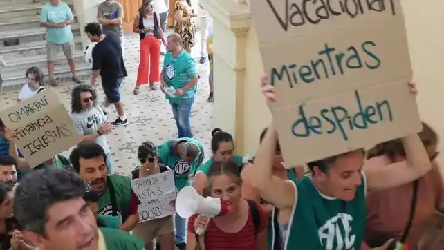 ATE protestó en Casa de Gobierno contra la caída de 100 contratos