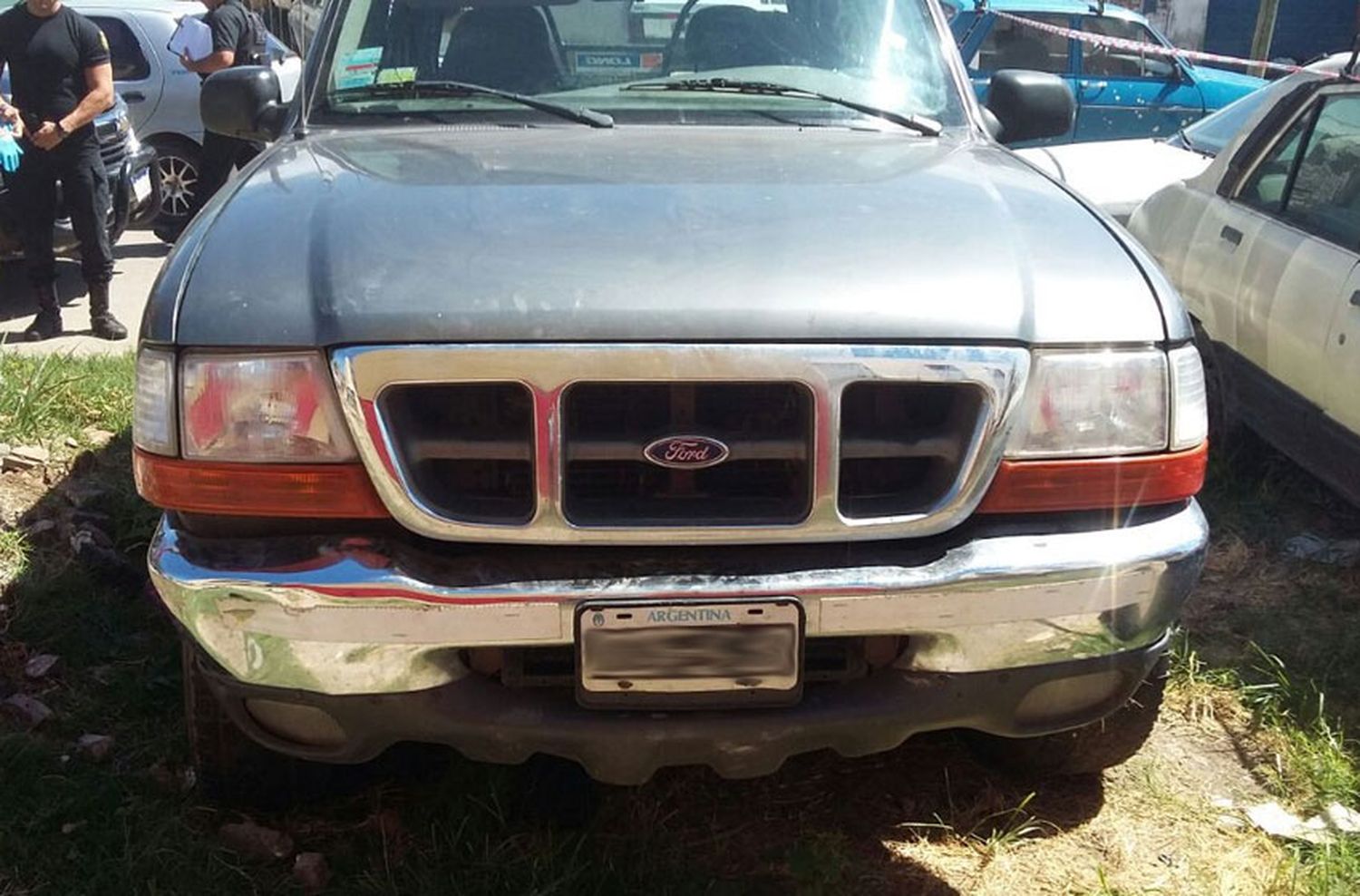 Hallan una camioneta robada tras un homicidio en Los Cardos