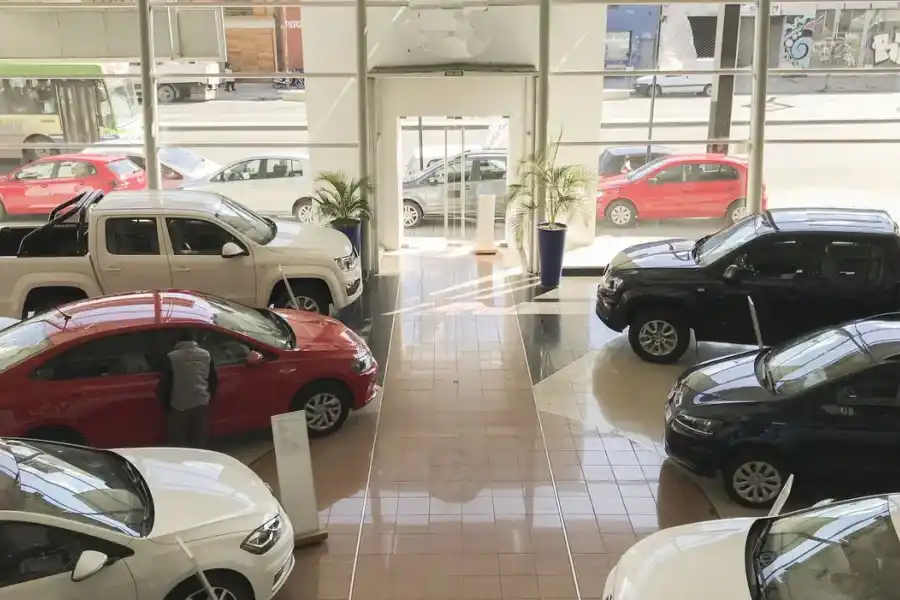 Más golpes a la clase media: se vuelven impagables los planes de ahorro para comprar autos