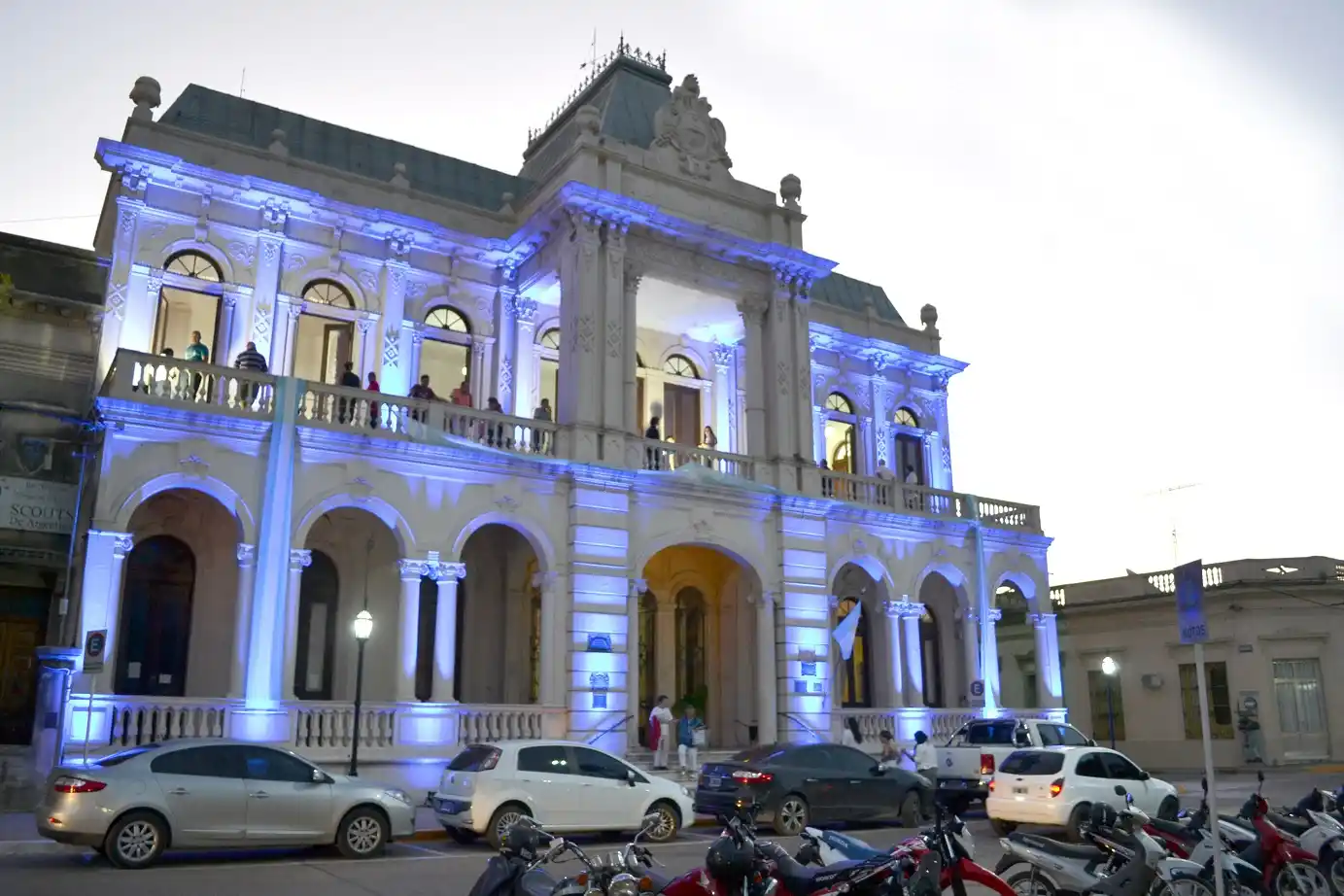 Este domingo a las 20 horas asume Isa Castagnino