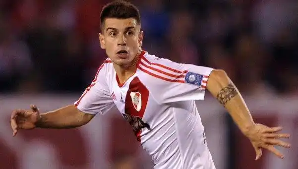 Andrade continúa cuidándole el puesto al Pity Martínez