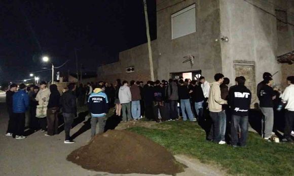 Desalojaron dos fiestas clandestinas en Bahía: en una había más de 150 personas