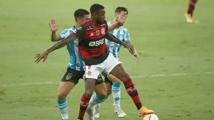 Racing dio el golpe en el Maracaná, eliminó al Flamengo por penales y avanzó