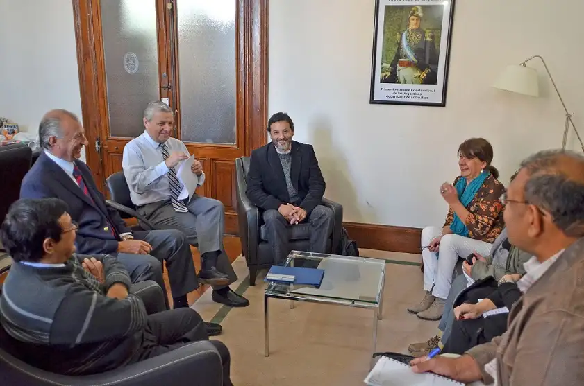 Presentan documentación para construir viviendas
