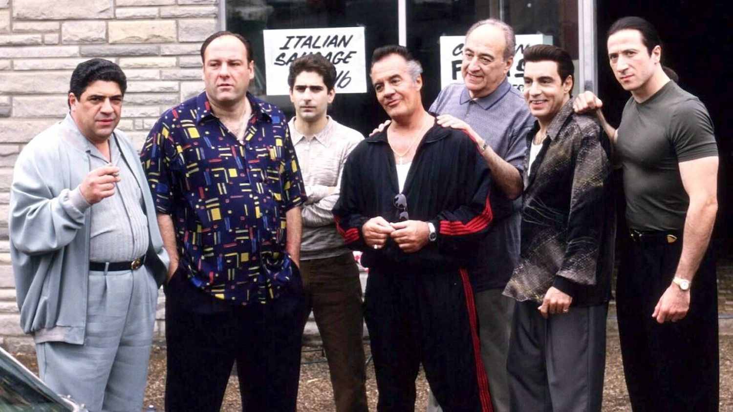 "Los Soprano". Elenco principal reunido en una de las últimas escenas de la serie