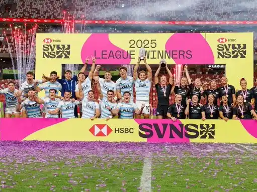 Los Pumas 7 se coronaron campeones 2025 del Circuito Mundial tras el bronce en Singapur.Foto: @lospumas7arg