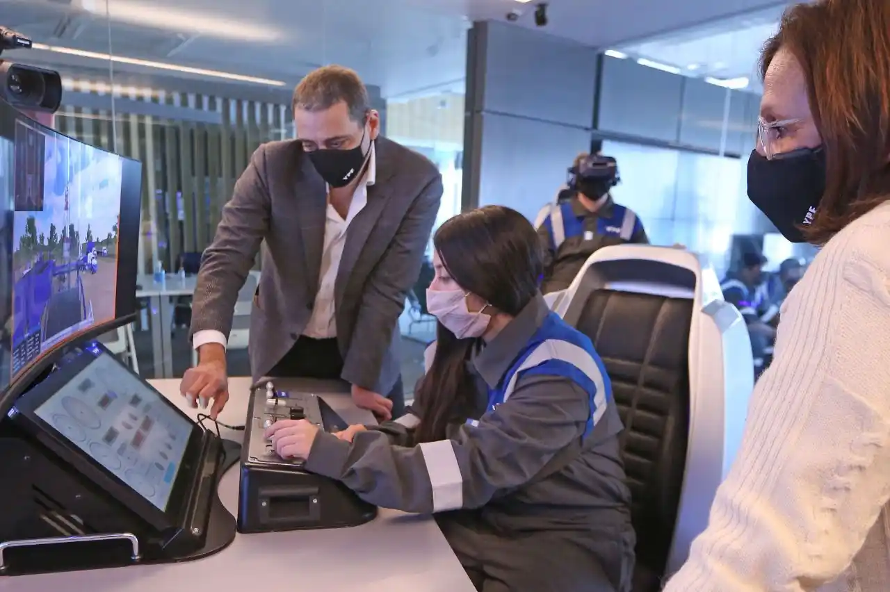 La Fundación YPF lanzó el primer curso de perforación y terminación de pozos para jóvenes