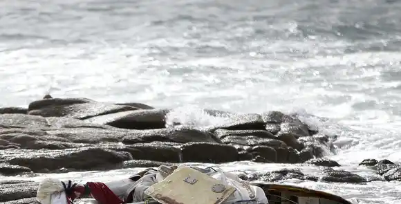 ¡ESCALOFRIANTE! Cuerpos de náufragos en el Chocó llevan días en una playa