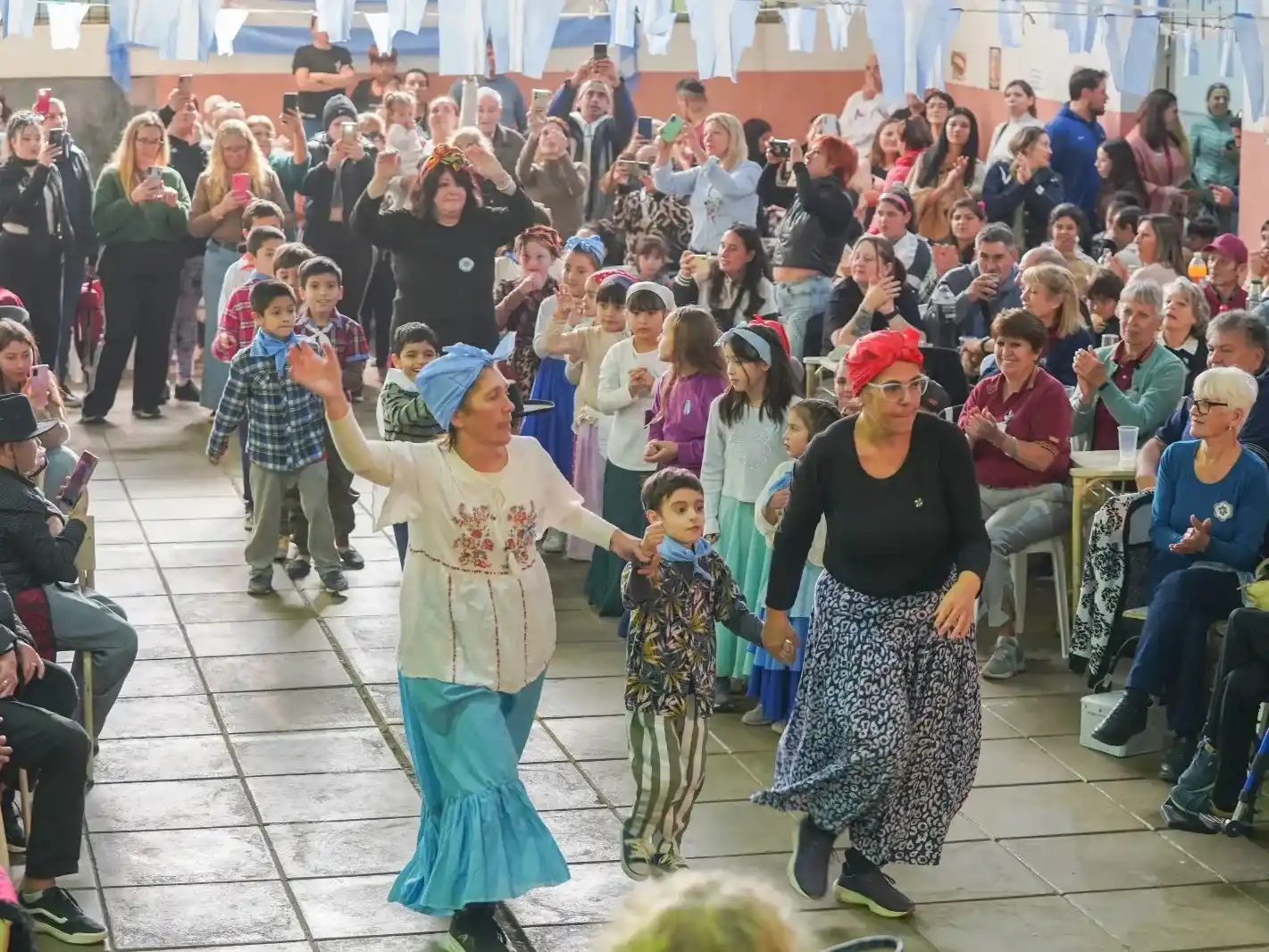 Celebración. Por el 25 de mayo en la escuela 35
