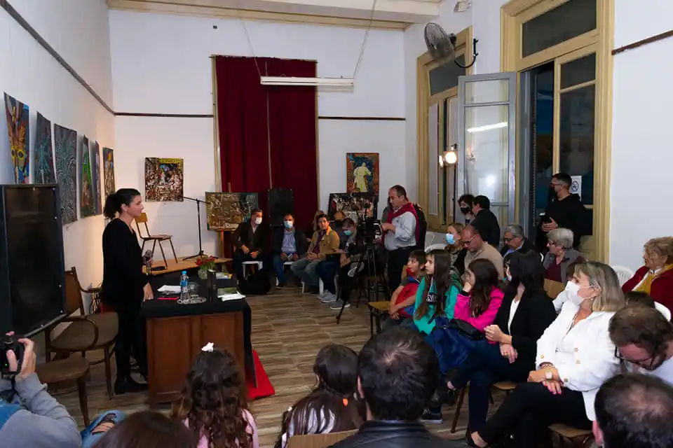 La Feria del Libro se desarrolla con éxito