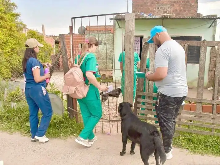 La campaña de vacunación 
antirrábica llegó al Lisbel Rivira