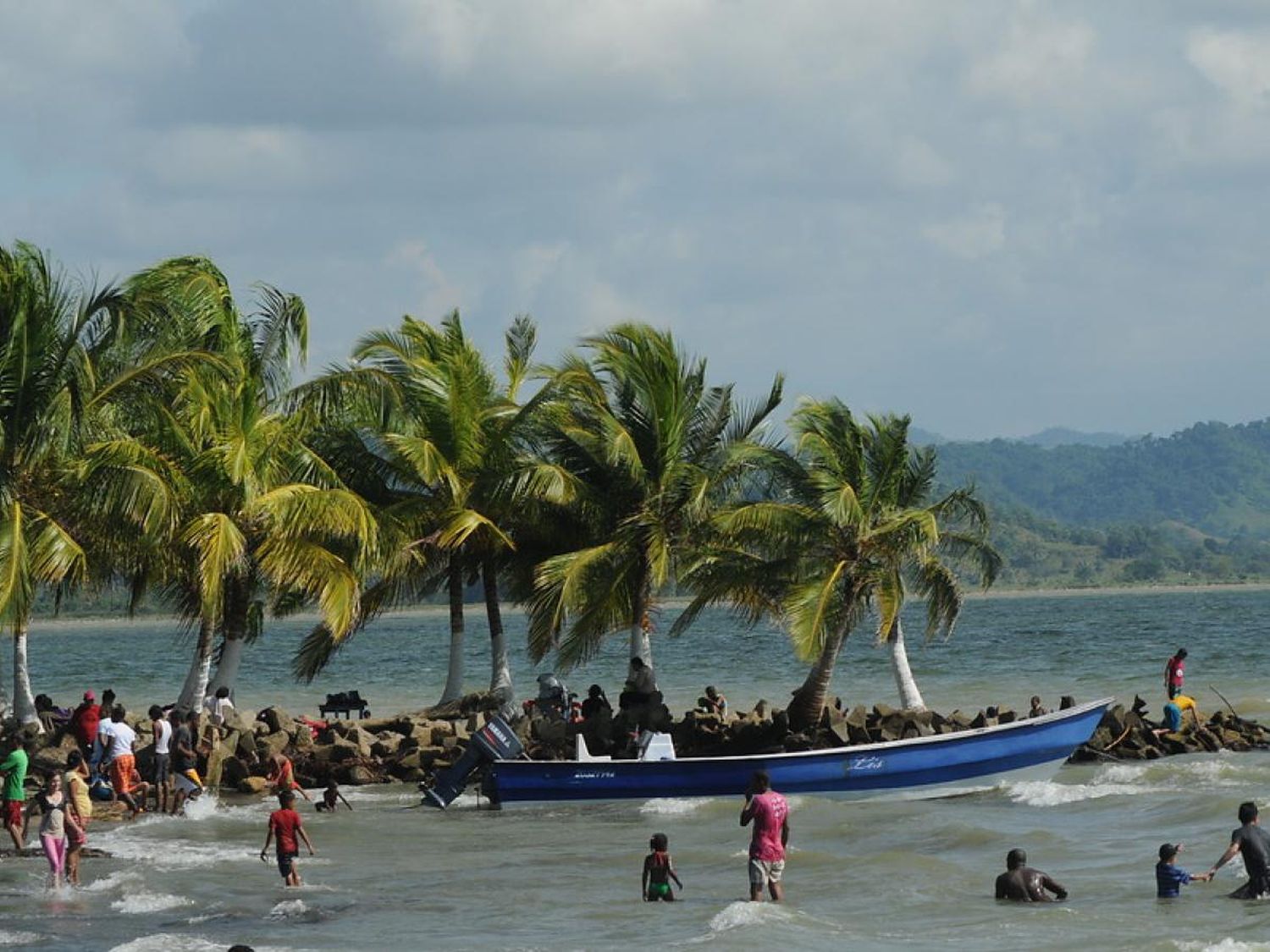 Habilitan muelle en Turbo para agilizar la evacuación de migrantes en Urabá