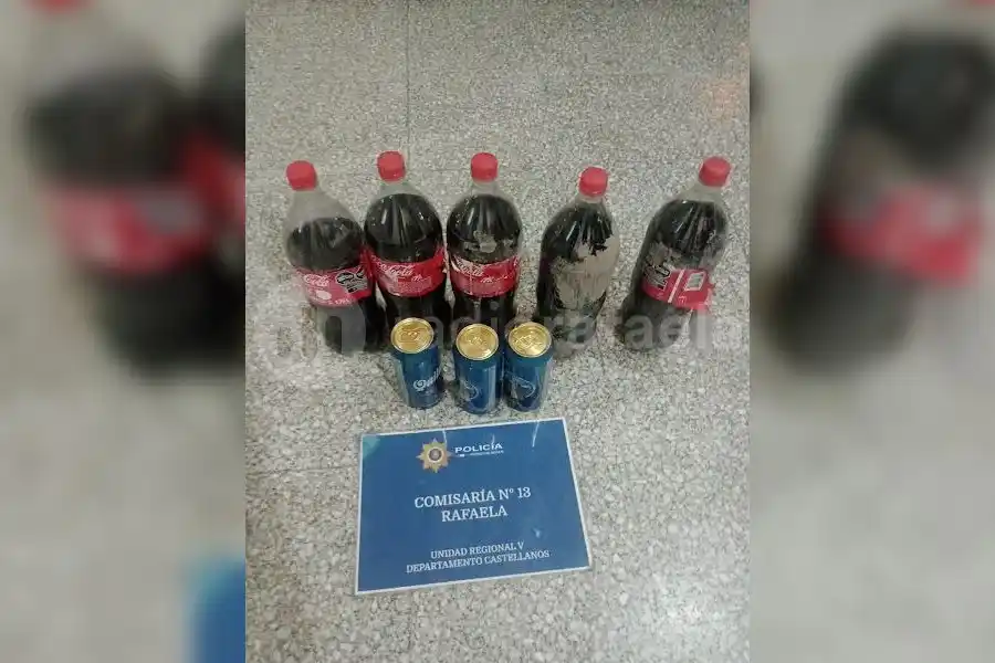 Ingresó al predio de la Sociedad Rural y se llevó varias botellas que sobraron de un evento