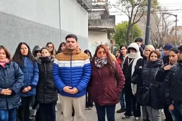 Unos 30 trabajadores de la empresa textil Khamsin S.A. denunciaron que les impidieron ingresar a la planta.