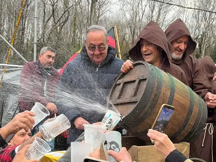 El espiche marcó el inicio de la 10° edición de la Isla Fest