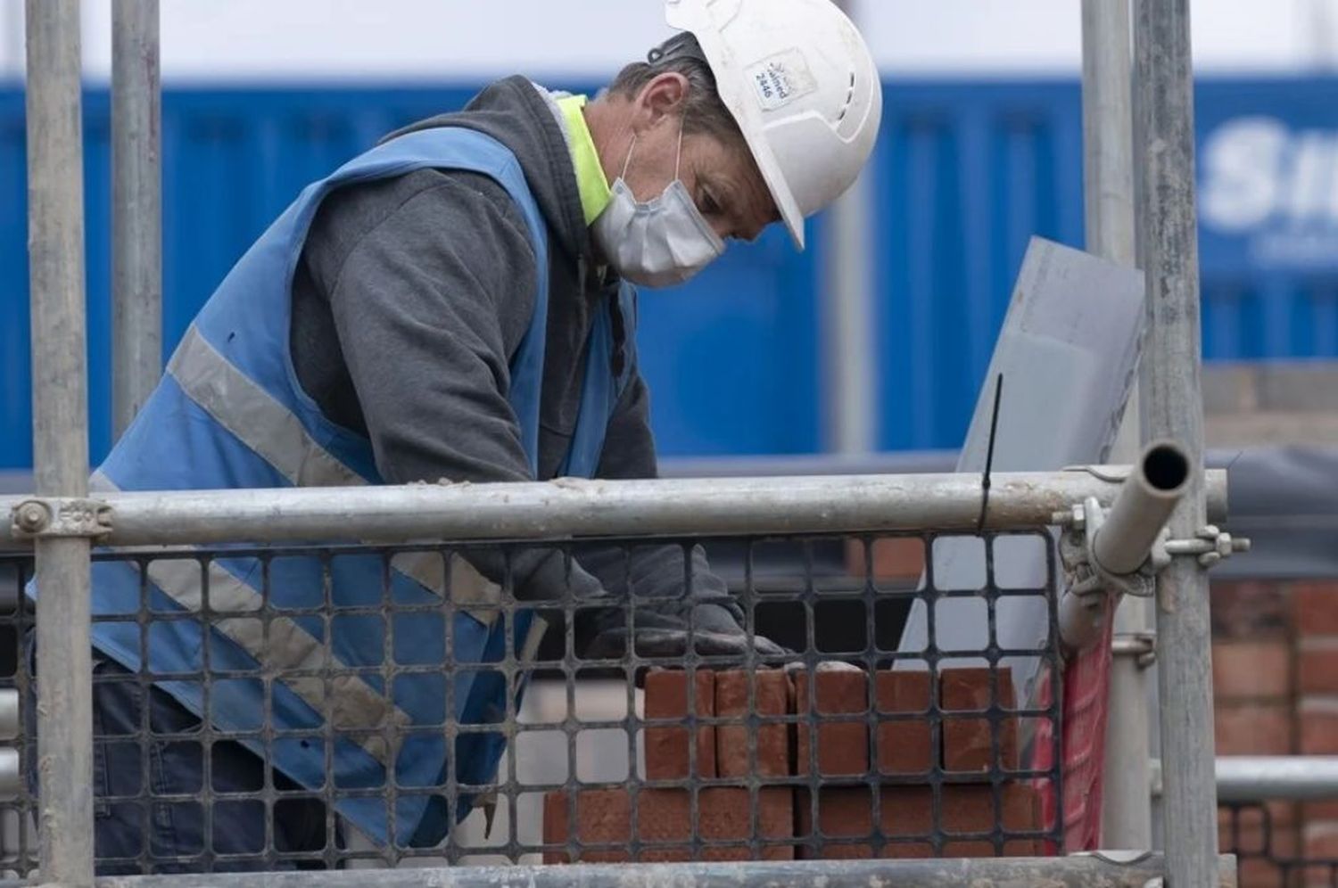  En un año se perdieron más de 300 mil puestos de trabajo