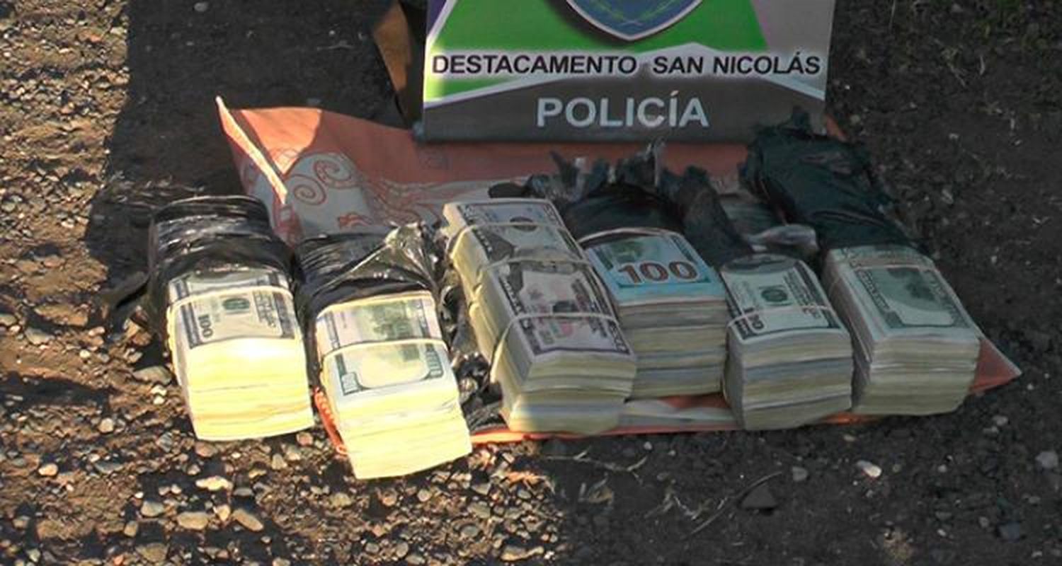 Casi 300.000 dólares secuestrados en operativo de Policía Vial porque el chofer de BMW “se puso nervioso”