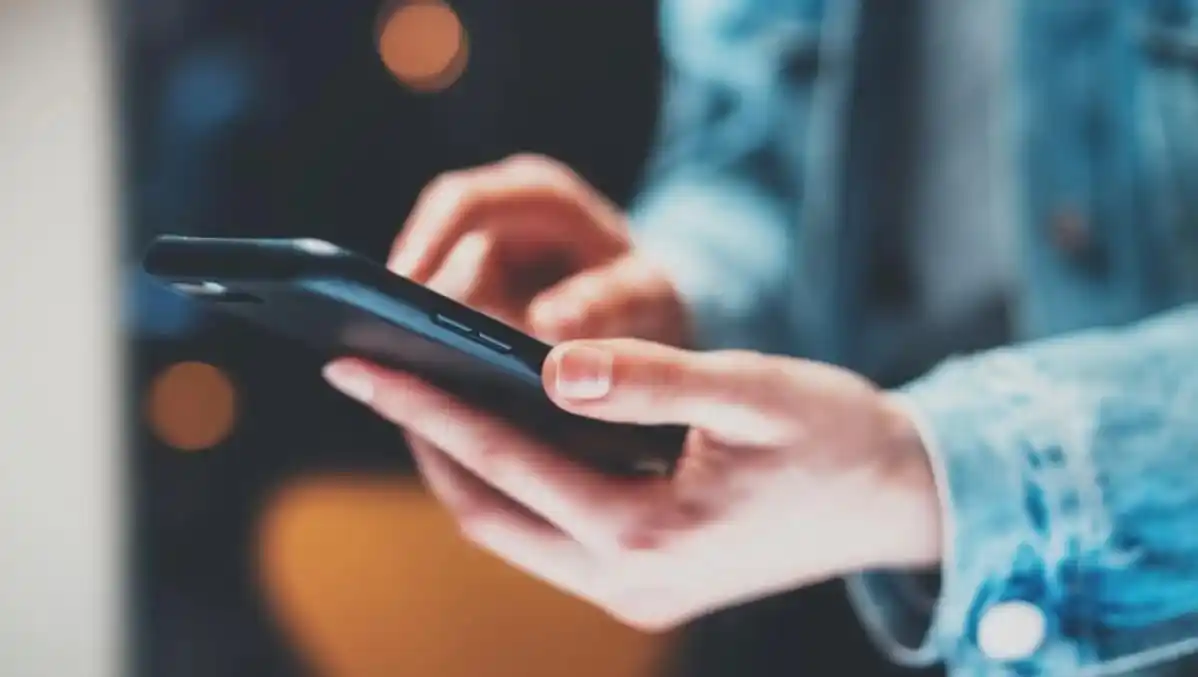 Denuncia por violencia de género en Crespo: una joven acusa a su ex pareja de difundir fotos íntimas sin consentimiento