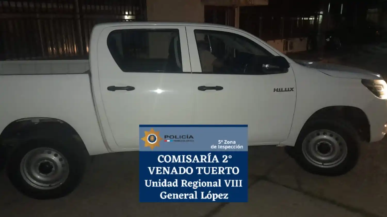 La camioneta que recuperaron los agentes policiales.