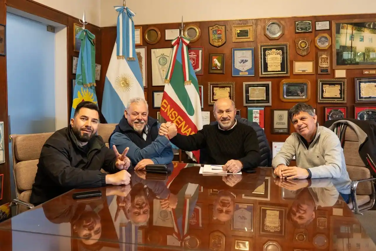 Secco y autoridades del STME reunidos en el despacho municipal.