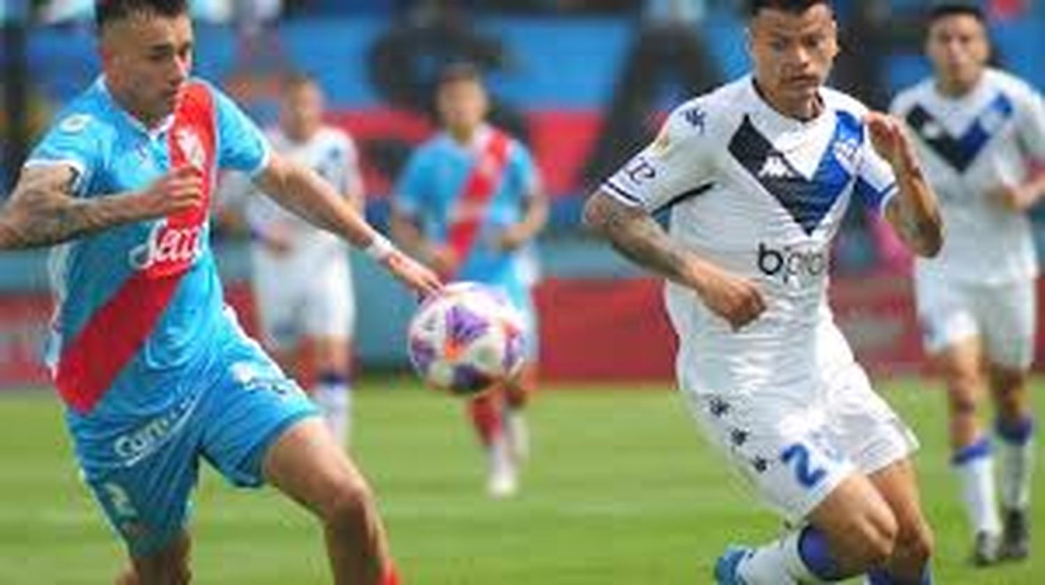 Arsenal y Vélez Sarsfield, empate con final polémico