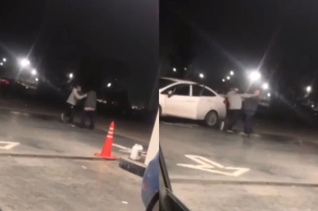 A las piñas en una estación de servicio